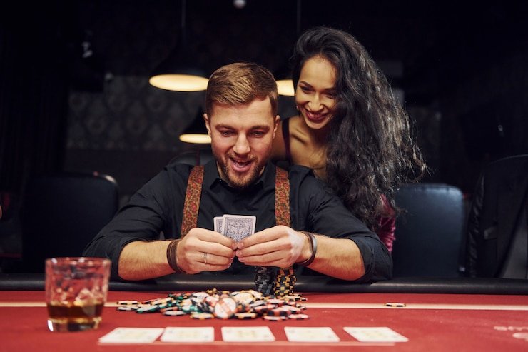 Baccarat table interface on lotre slot showing cards dealt and bet history